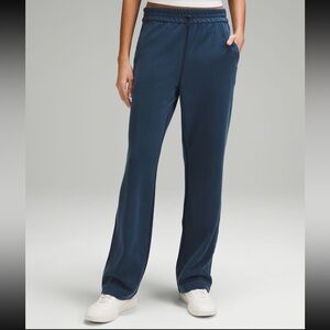 Lululemon Softstreme High Rise Pant Size 6 - True Navy